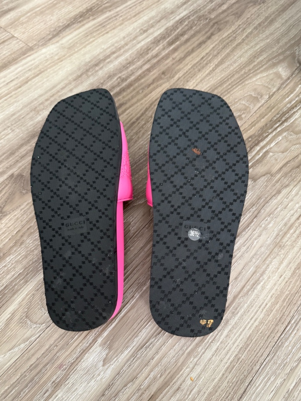 Gucci pillow slides - Picture 3 of 3